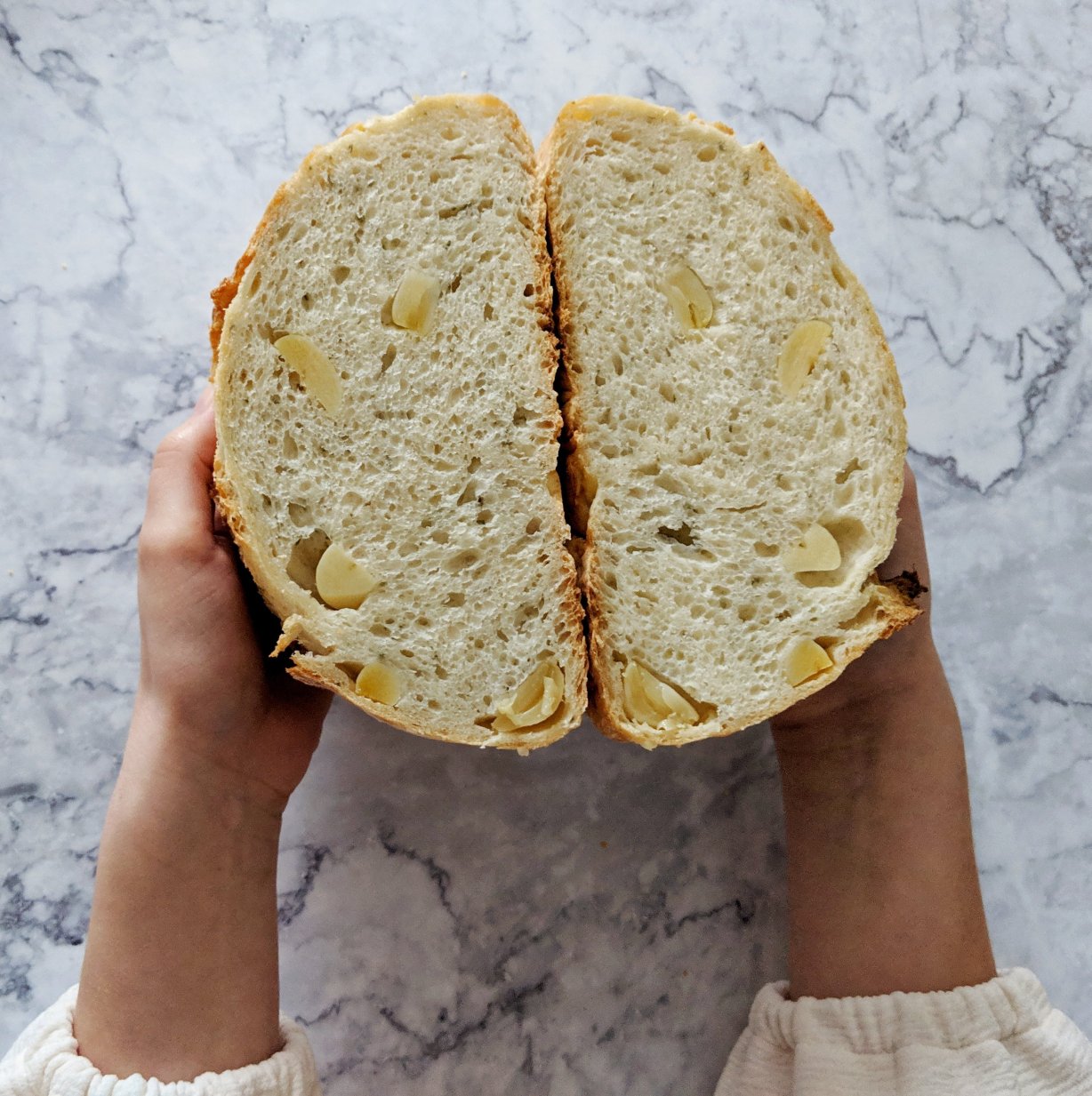 Easy Dutch Oven Bread with Roasted Garlic and Rosemary {No-Knead